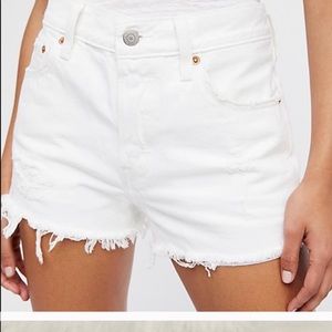 Levi’s white cut off shorts